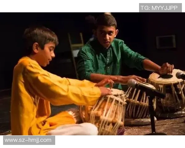音乐明星与篮球的激情碰撞：他们如何在场上场下展现魅力与才华
